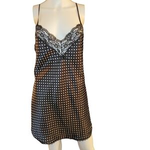 Nan Flower Night Gown Polka-dot Black and White